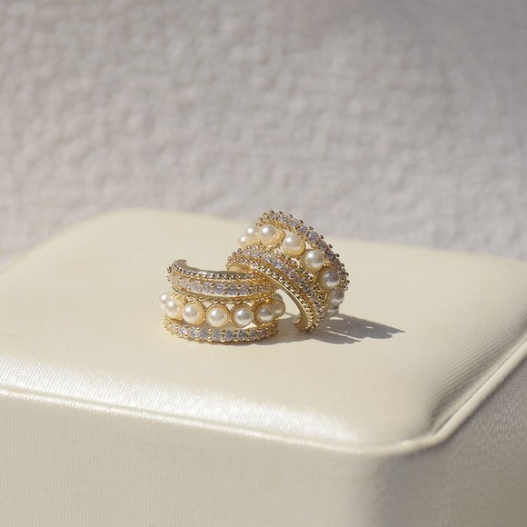 NEW 14K Gold Plated Diamond Pearl Open Hoops - Picture 5 of 8